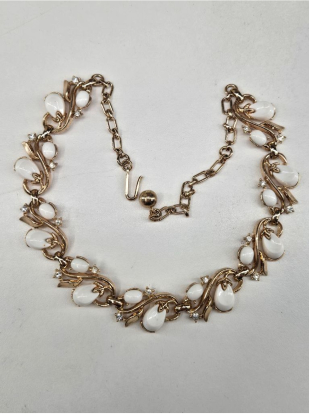 Vintage Crown Trifari Necklace Pebble Beach White Goldtone Nautical Necklace